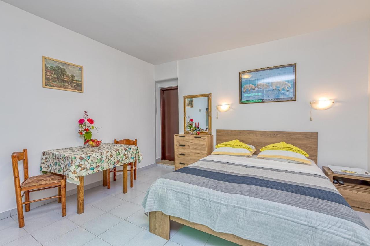 Apartments Bastovanovic Ρόβινι Εξωτερικό φωτογραφία